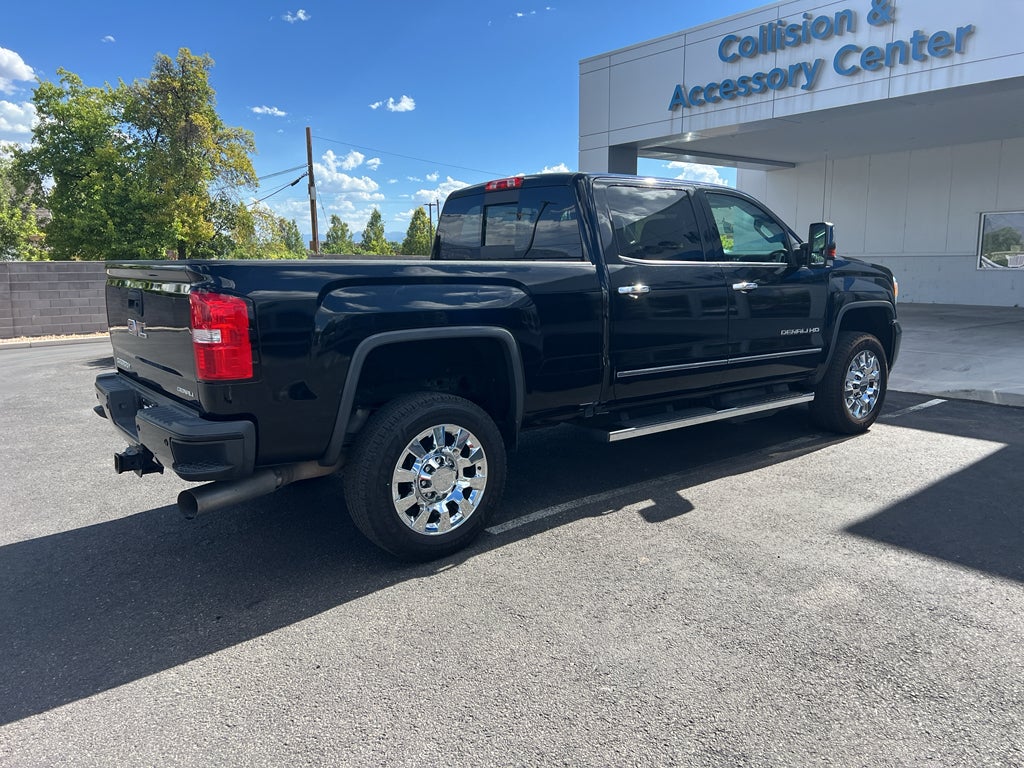 2019 GMC Sierra 2500 HD — interior view